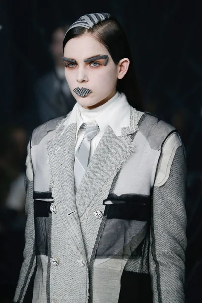 Look 77